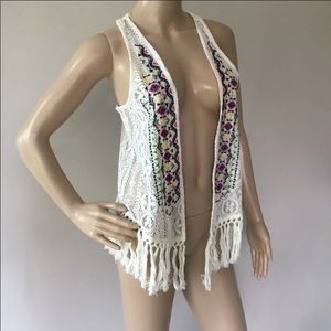 Daytrip Embroidered Lace Knit Vest